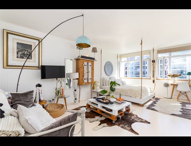 BEDROOM APARTMENT FOR SALE IN CAPE TOWN CITY CENTRE